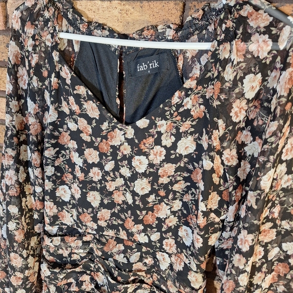 Fab'rik Small Black Floral Long Sleeve Ruched Dress - Picture 2 of 8